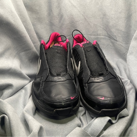 Nike - Picture 3 of 4